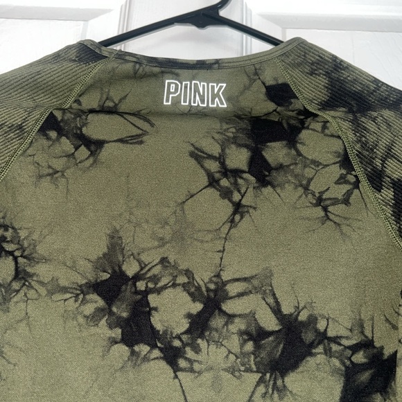 PINK ACTIVE Victoria’s Secret active top long sleeve tie dye green black top - Picture 10 of 10